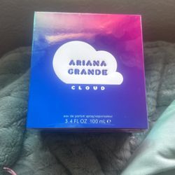 ariana grande cloud perfume 