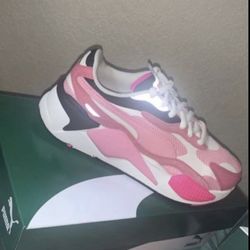 $75 Brand New Woman Pumas For Sale Size 7