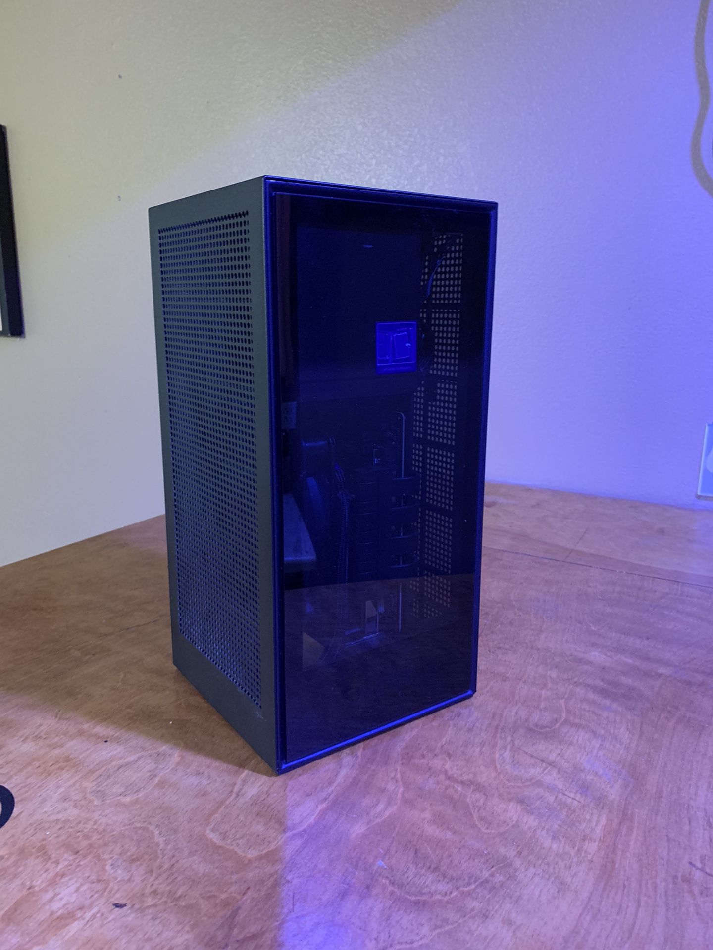 NZXT H1 Case with ASUS X570-I Motherboard & Ryzen 3600x