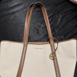 MICHEAL KORS - JET SET TOTE