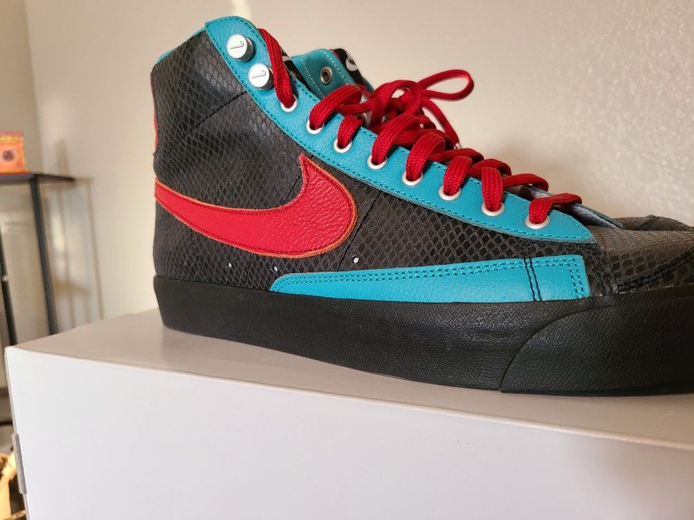 Nike Snakeskin Shoes!!!