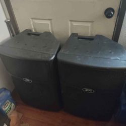 Pair Of Peavey Speakers 800 Watts 950 Peak Will Not Separate Read Full Description