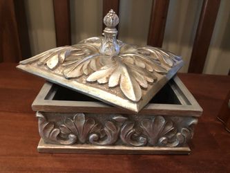 Beautiful silver pewter carved box/jewelry box, decoration