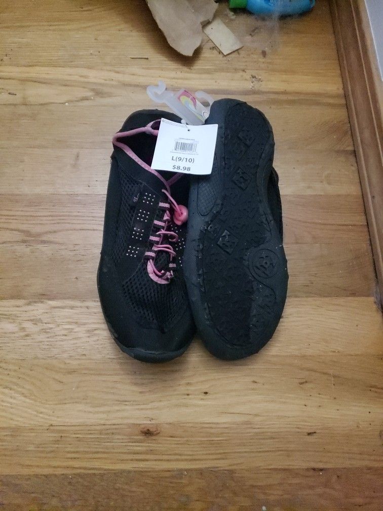 Water Shoes Size 9/10