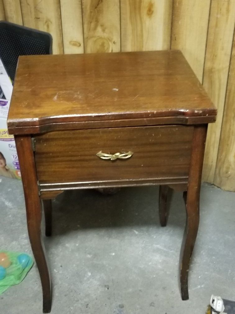 Sewing table