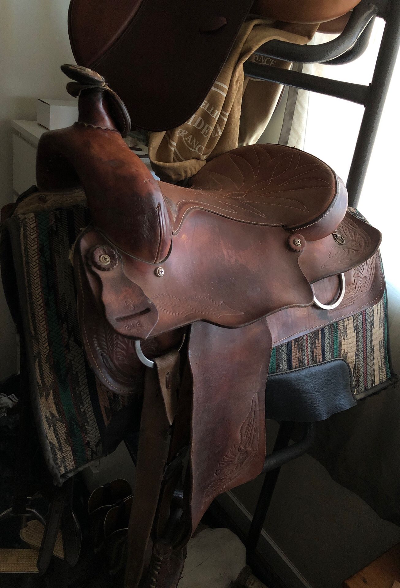 Great western saddle 15in seat