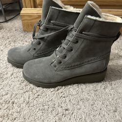 Gray bearpaw hotsell boots sale