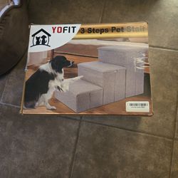 NIB Dog / Cat Stairs For Couch / Bed 