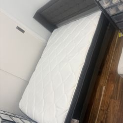 Full Size Bed 