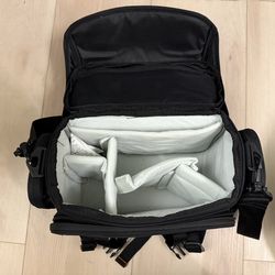 Camera bag Amazon basics