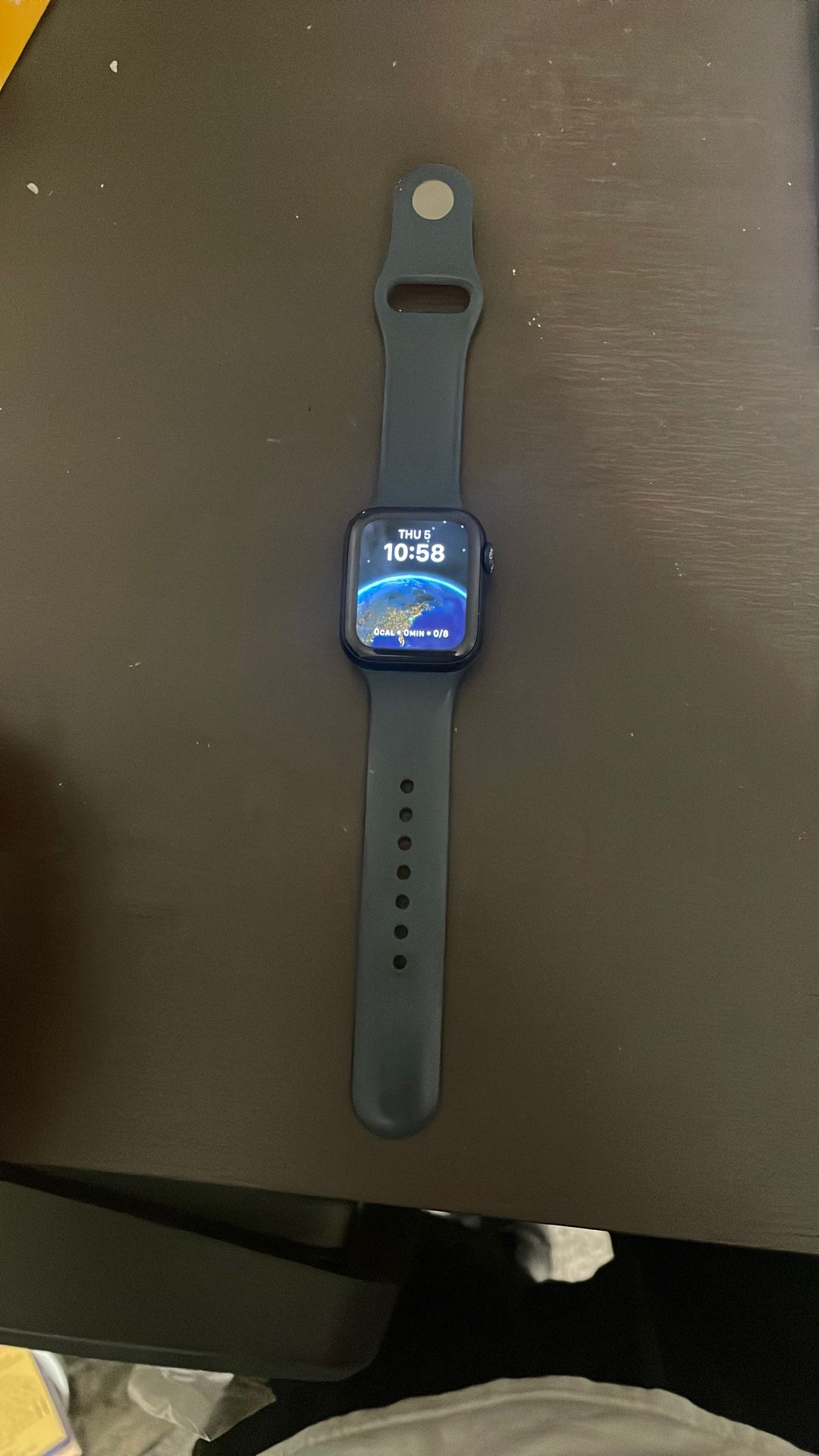 Apple Watch SE Series 2 w/ Charger 40m
