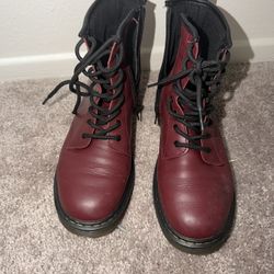 DOC MARTENS BOOTS