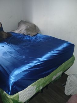 Queen Mattress An Box Spring