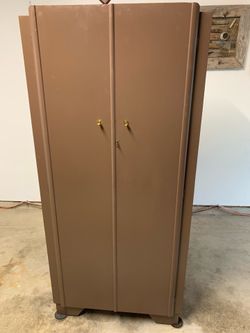 Handcrafted Gun and Hunting Cabinet