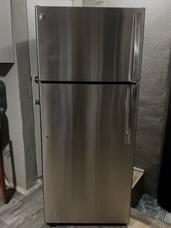 GE Stainless Steel Top-Freezer Refrigerator