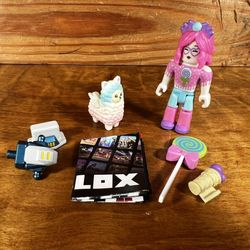 Roblox Action Collection - Star Sorority: Kandi's Ice Cream   Two Mystery Figure Only