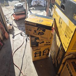 DEWALT
20V MAX XR Cordless Brushless 3-1/4 in. Planer (Tool Only) STORE PRICE $258