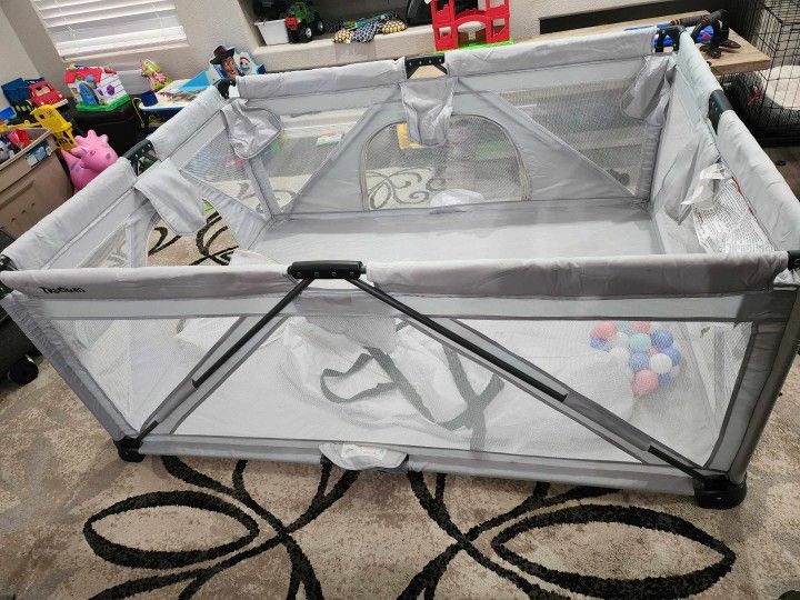 PLAYPEN/ PLAYYARD / FOLDABLE PLAYPEN