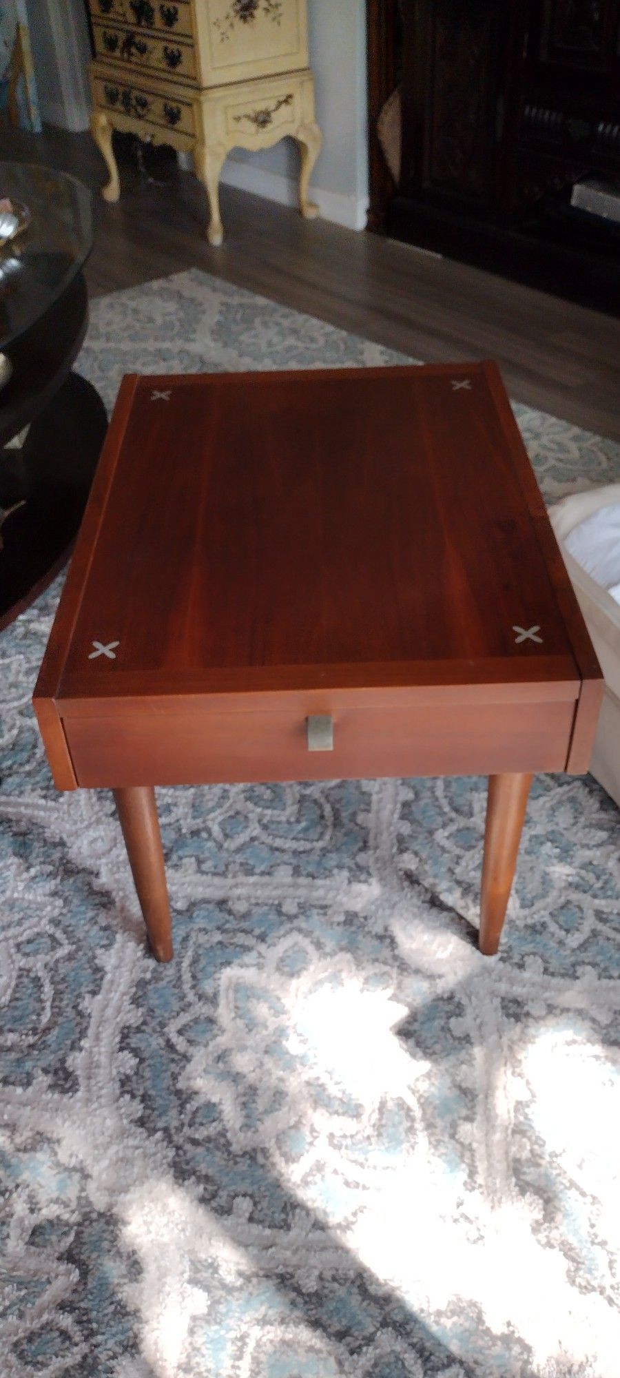 MCM END TABLE - Nice Table