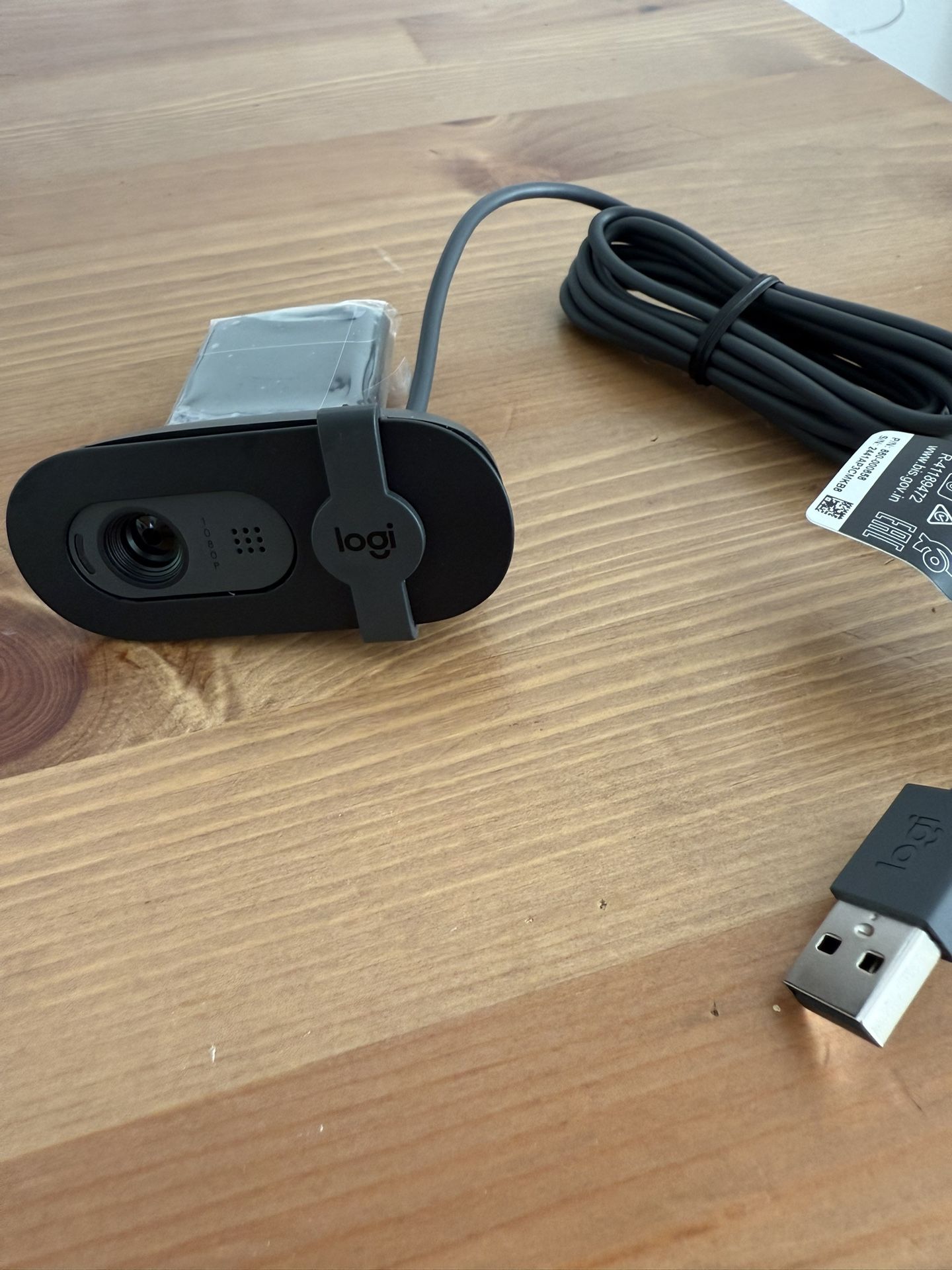 Logitech Brio 101 Full HD 1080 Webcam for meeting