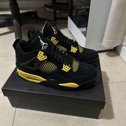 Jordan 4 Yellow Thunders 