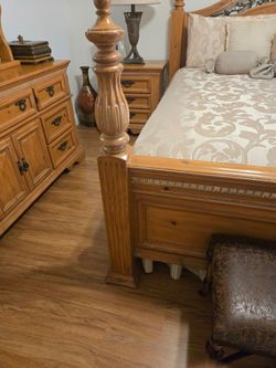 Wood King Size Bed with Mattress and Box Spring