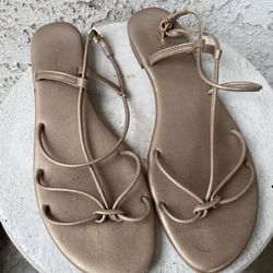 Anthropology Women's Strappy Summer Flat Sandals Size 9 - Cream / Gold - Preowned - Great Condition