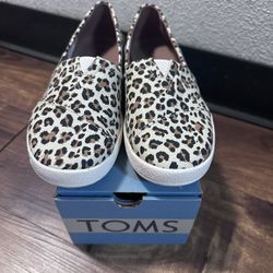 Brand New with Box Toms Avalon Slip-On Shoes Leopard Print Size 6