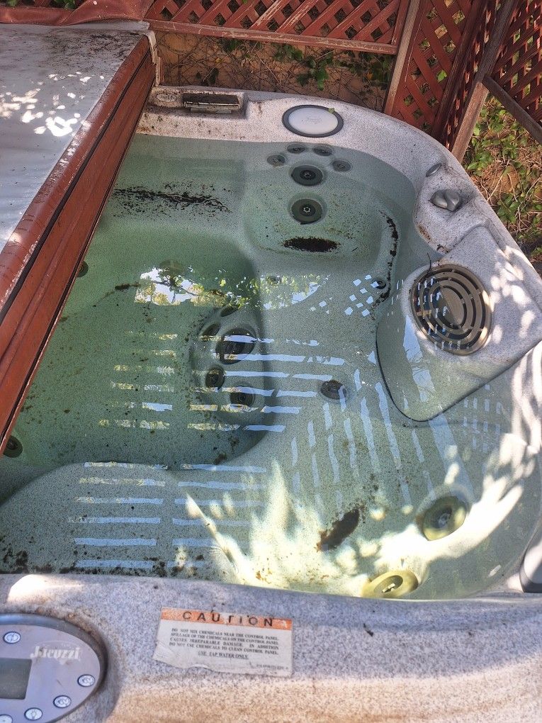 Free Jacuzzi Brand Hot Tub for Sale in Temecula, CA OfferUp