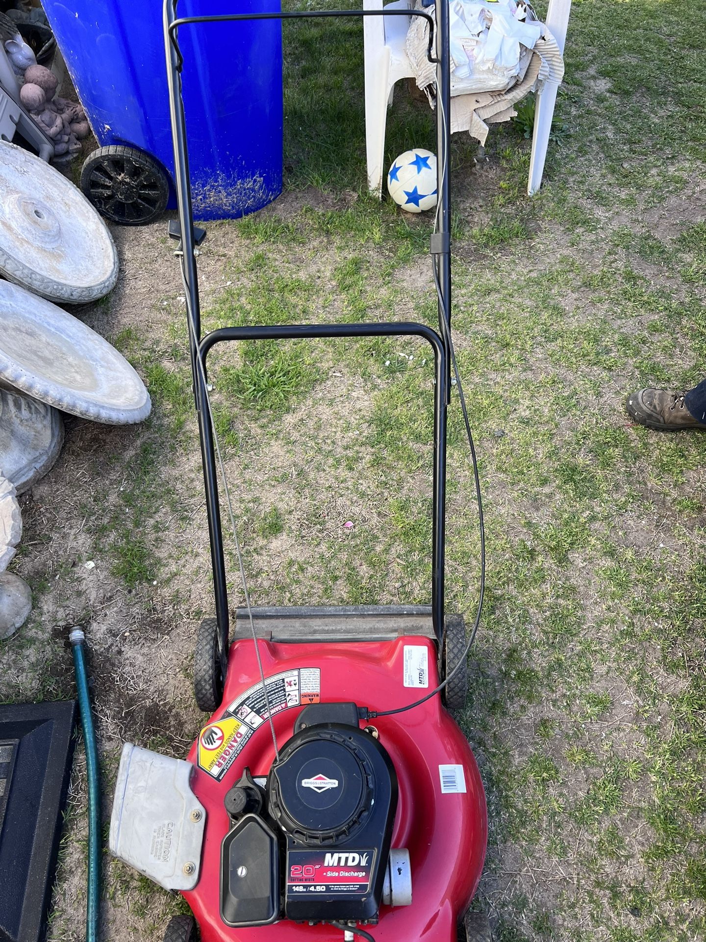 MTD Yard Machines ™ (20"') 148cc Side-Discharge Push Lawn Mower