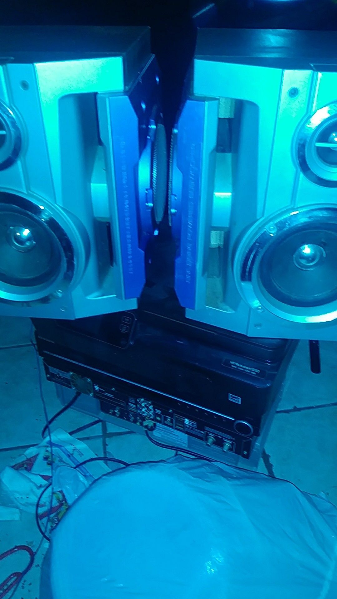 Sharp speaker's( subwoofer woofer and tweeter- 200 watts)