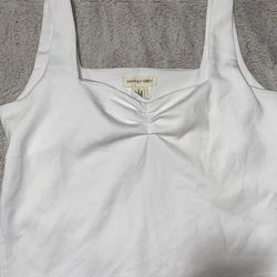 White crop top size: xl