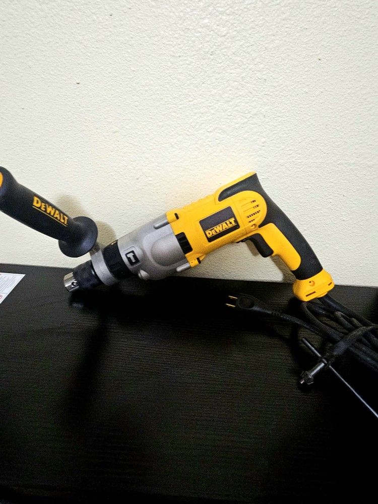 DEWALT ROTO HAMMEER CORDED