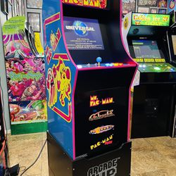Arcade With 10,888 Games