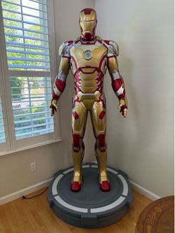 Marvel Iron Man Life-Size Red/Gold/Silver Plastic Figure w/ Display Stand