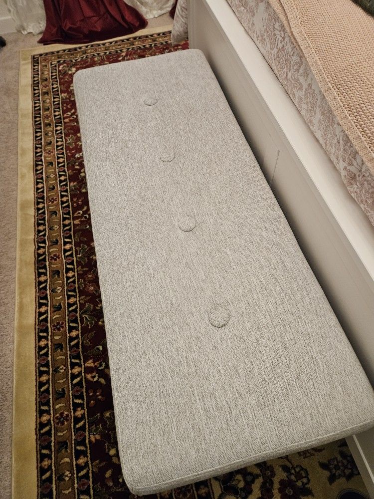 Light Gray Ottoman In Perfect Condition