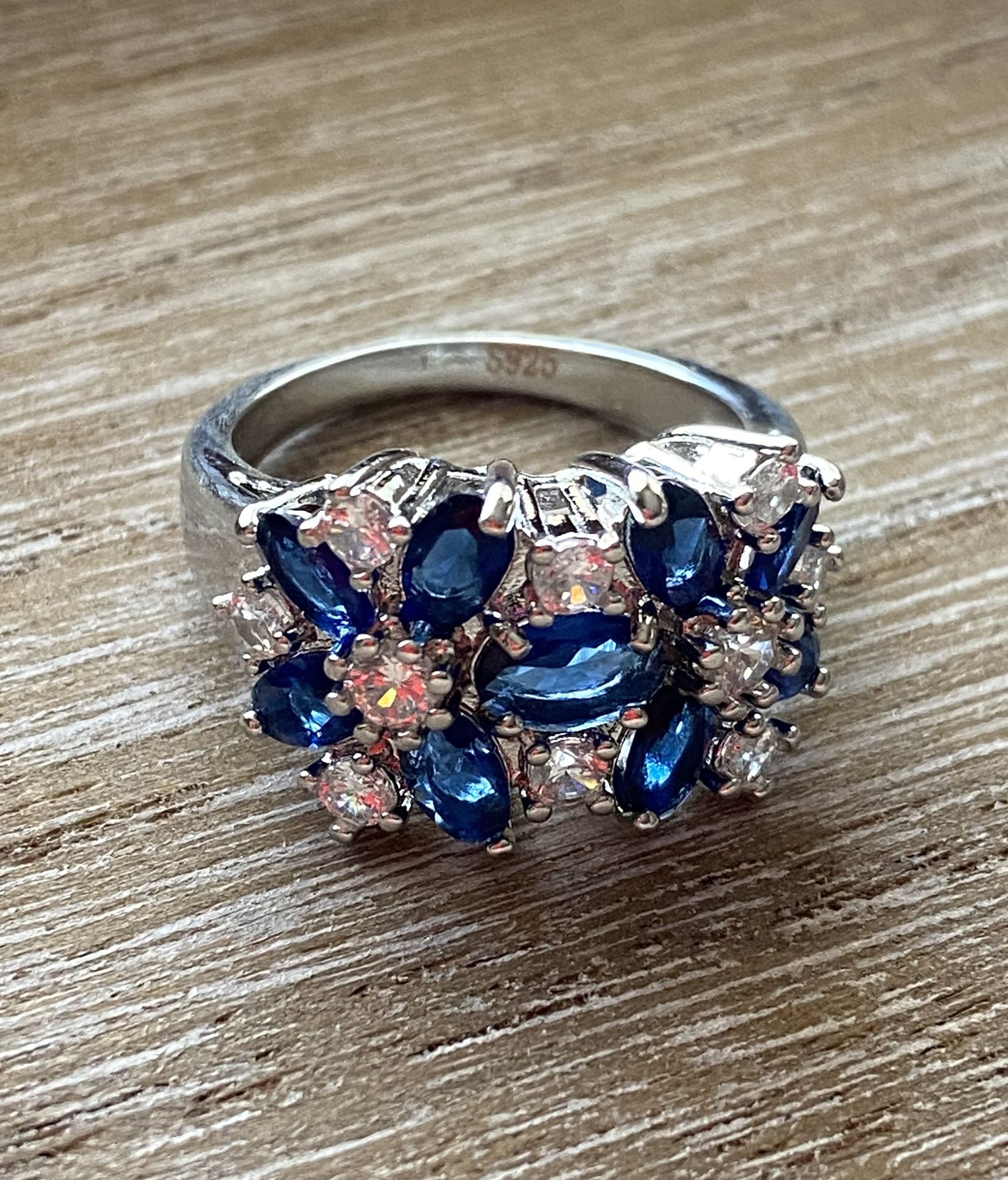 New Women’s S925 Sapphire Ring (Size 7/7.5)