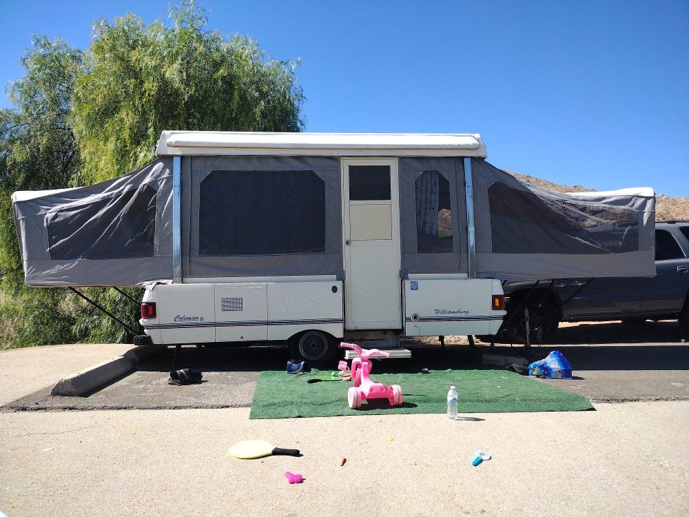 1986 Coleman Pop Up  Camper Trailer