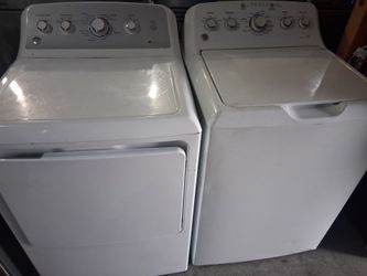Set of GE top load washer large capacity and gas dryer fully functional