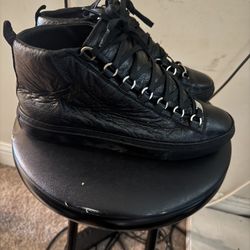 Black Balenciaga Arenas 