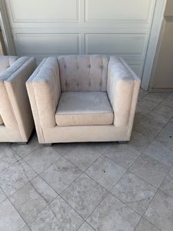 Tufted Cube Club Chair in Light Gray Velvet