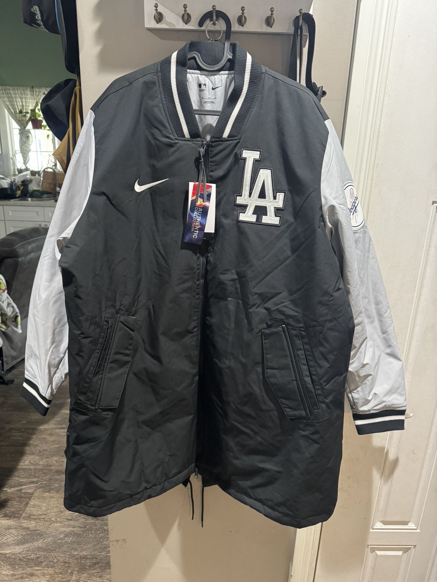 Nike Los Angeles Dodgers Authentic Collection Dugout Full-Zip Jacket New
