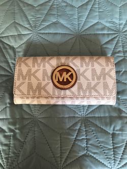 Michael kors wallet
