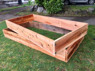 Raised garden bed planter boxes: 4x8’ solid cedar