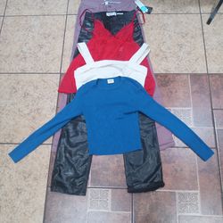 Women bundle size S and M.