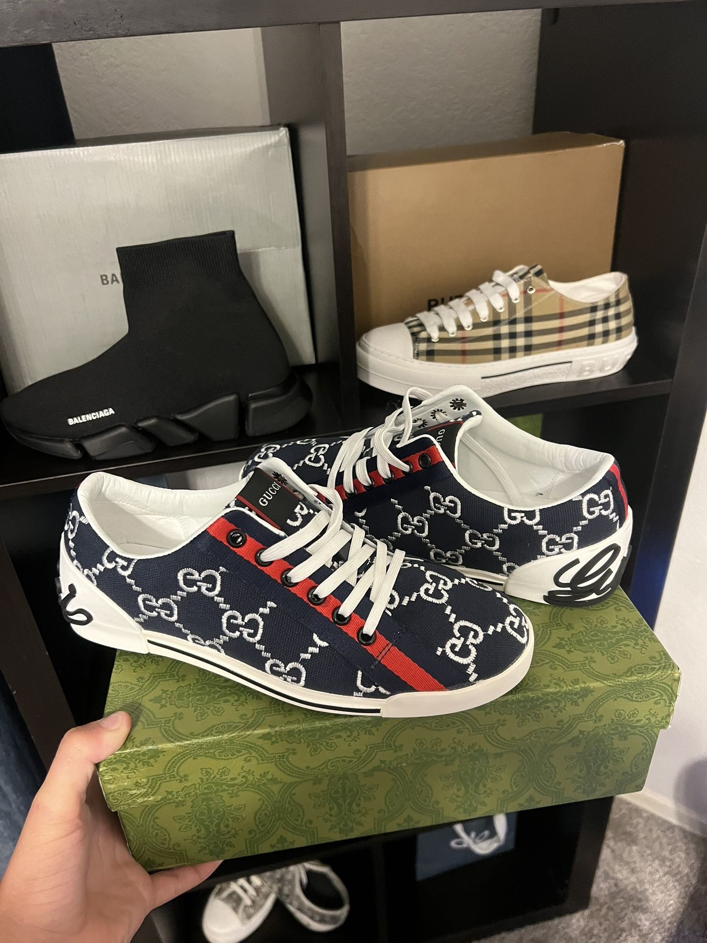 Guccis Size 9-10