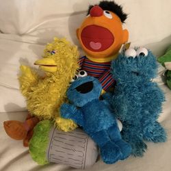 Sesame Street Plushies 