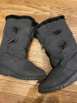 Boots size 8