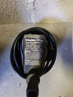 Submersible water pump