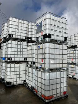 IBC WATER CONTAINERS 275 Gallons and 330 Gallons